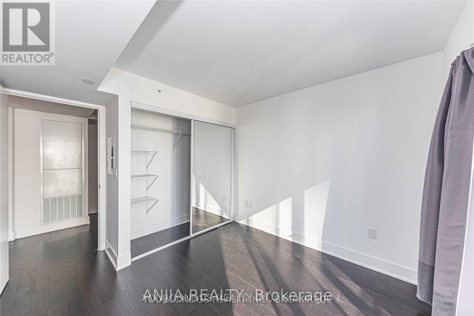 1604 - 955 Bay Street, Toronto, Ontario  M5S 0C6 - Photo 5 - C12998648