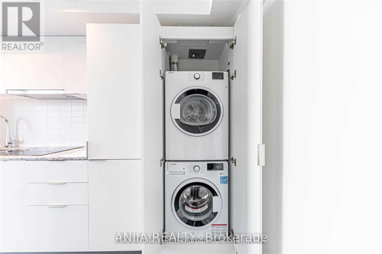 1604 - 955 Bay Street, Toronto, Ontario  M5S 0C6 - Photo 8 - C12998648