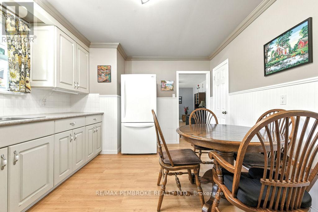 335 Willard Street, Pembroke, Ontario  K8A 3T8 - Photo 11 - X12998628