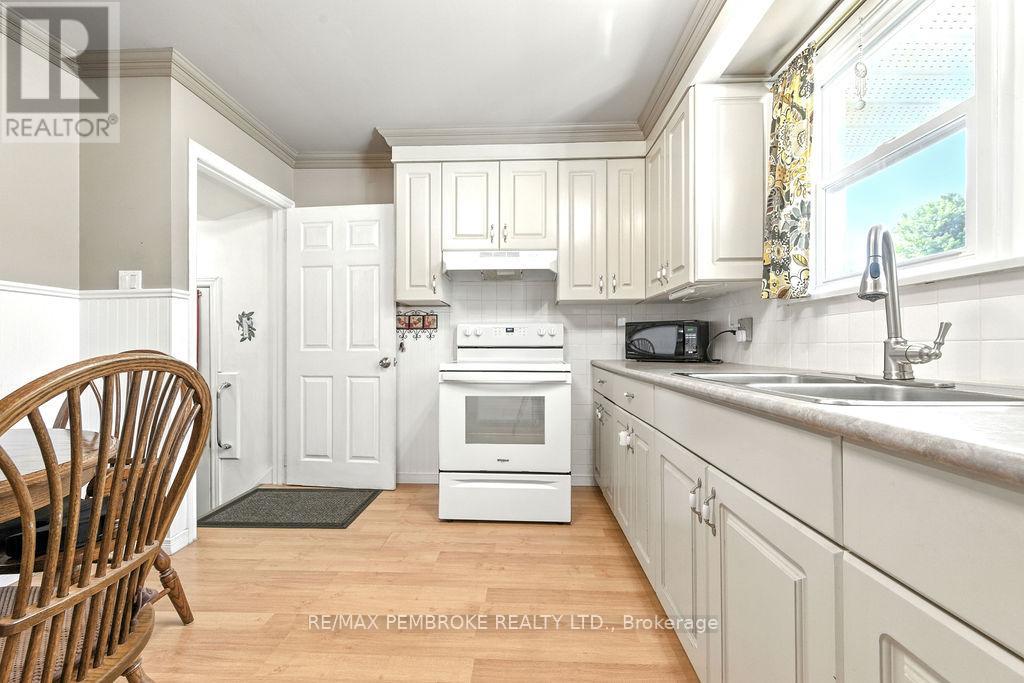 335 Willard Street, Pembroke, Ontario  K8A 3T8 - Photo 14 - X12998628