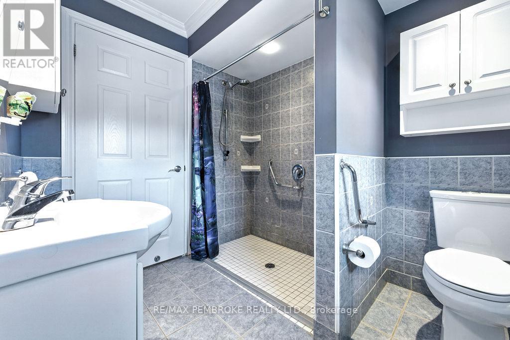 335 Willard Street, Pembroke, Ontario  K8A 3T8 - Photo 18 - X12998628