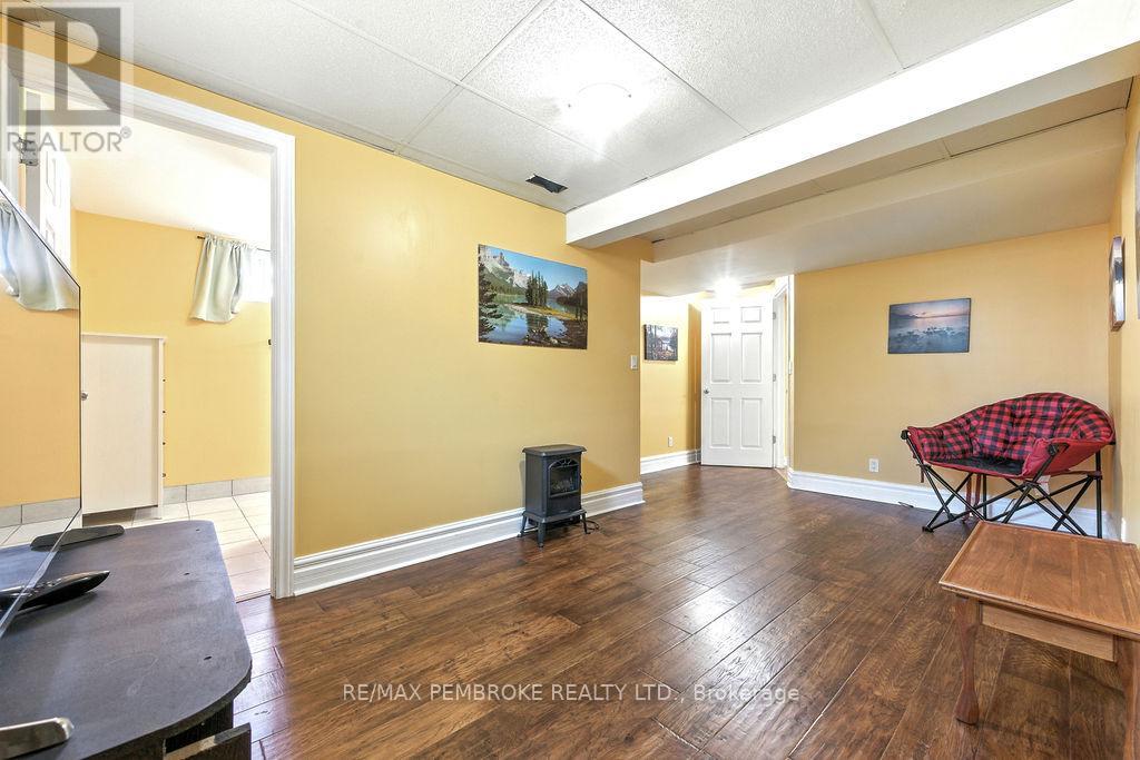 335 Willard Street, Pembroke, Ontario  K8A 3T8 - Photo 24 - X12998628