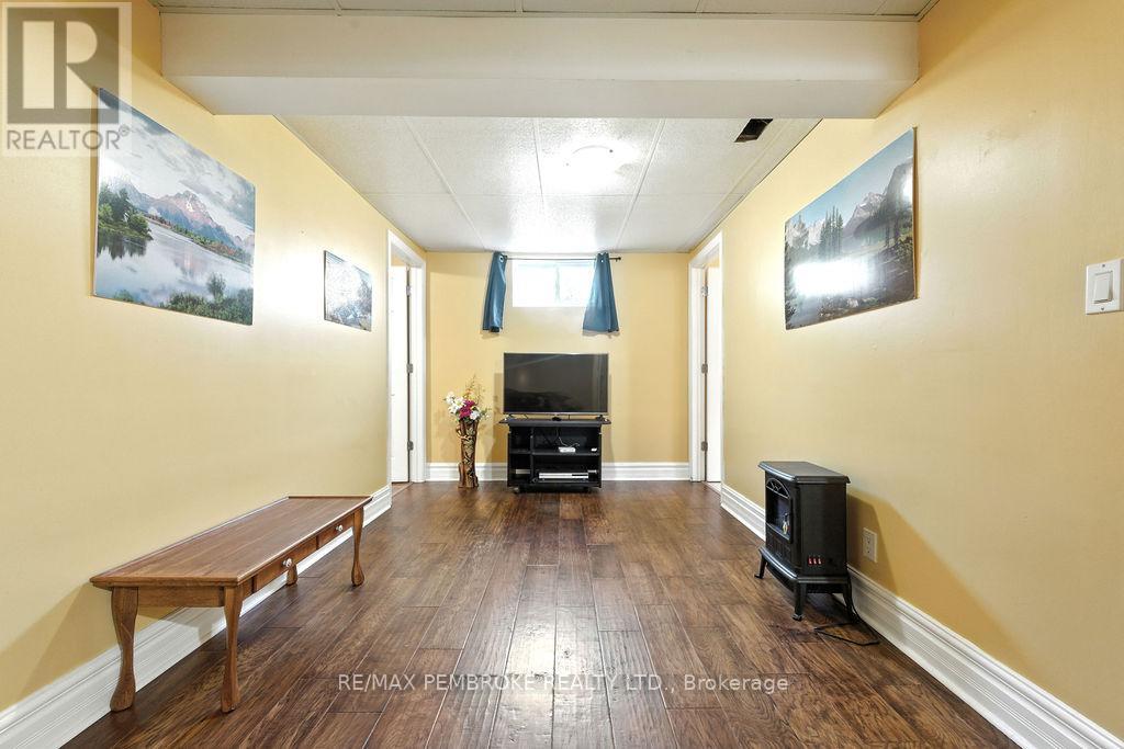 335 Willard Street, Pembroke, Ontario  K8A 3T8 - Photo 25 - X12998628