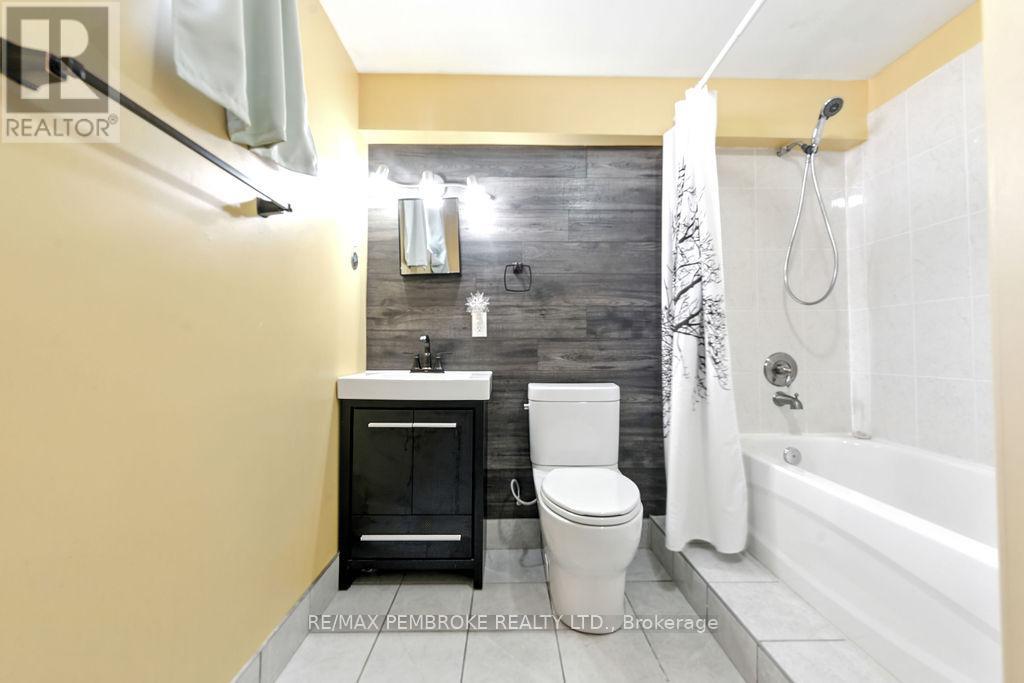 335 Willard Street, Pembroke, Ontario  K8A 3T8 - Photo 27 - X12998628