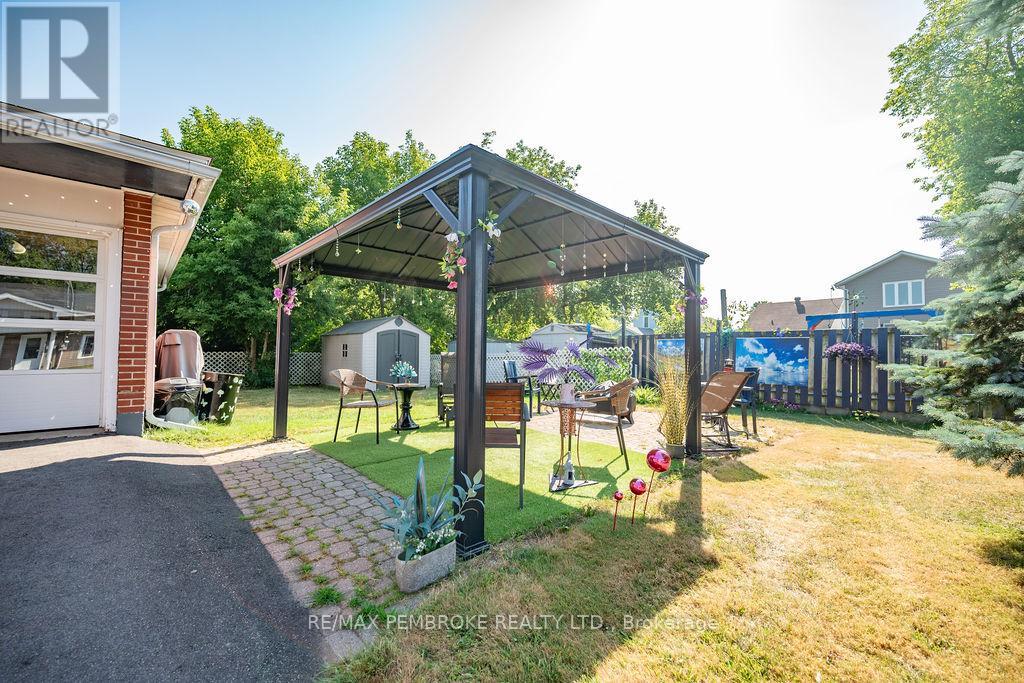 335 Willard Street, Pembroke, Ontario  K8A 3T8 - Photo 33 - X12998628