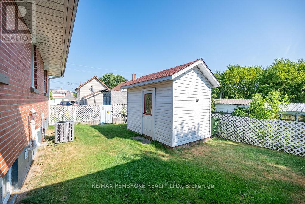335 Willard Street, Pembroke, Ontario  K8A 3T8 - Photo 37 - X12998628