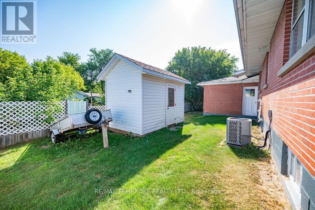 335 Willard Street, Pembroke, Ontario  K8A 3T8 - Photo 38 - X12998628
