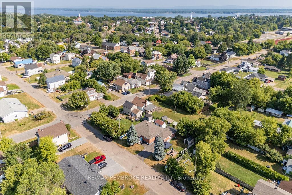 335 Willard Street, Pembroke, Ontario  K8A 3T8 - Photo 41 - X12998628