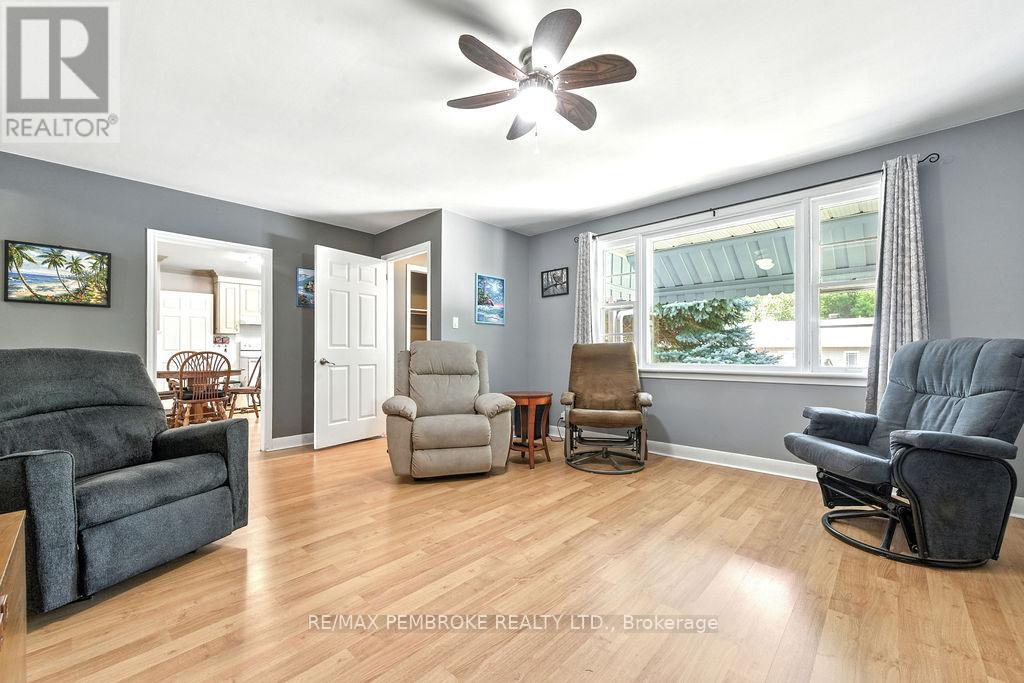 335 Willard Street, Pembroke, Ontario  K8A 3T8 - Photo 7 - X12998628