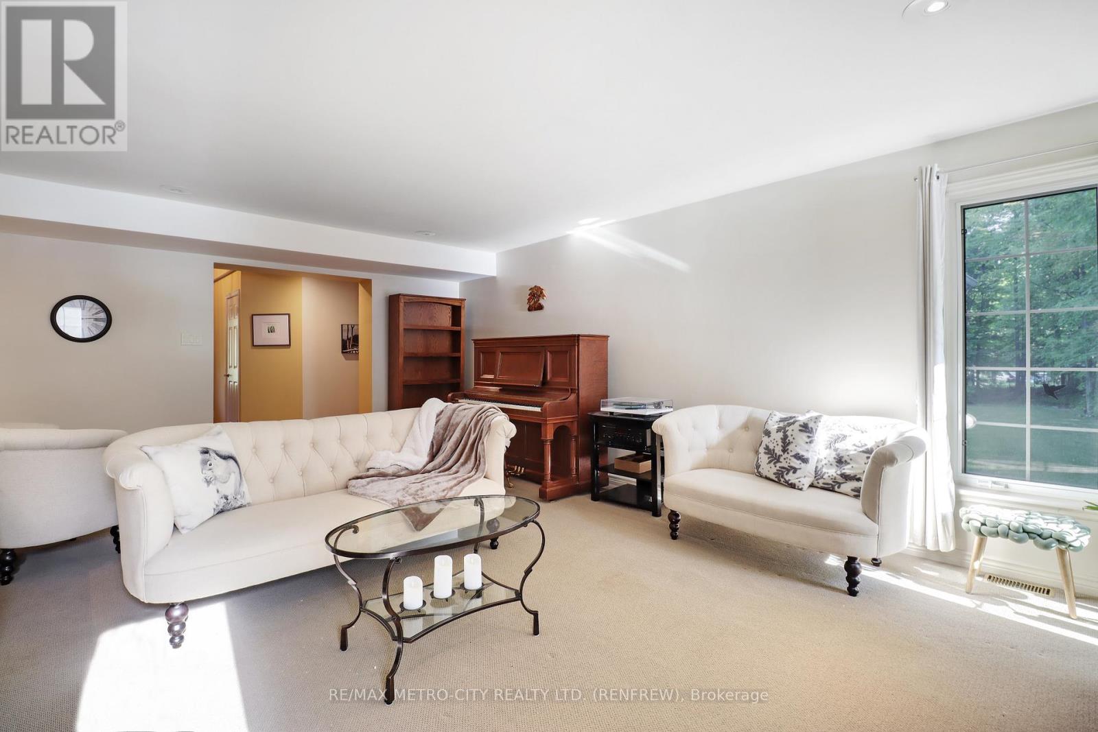 2069 Highway 132 Highway, Admaston/bromley, Ontario  K7V 3Z7 - Photo 10 - X12998642