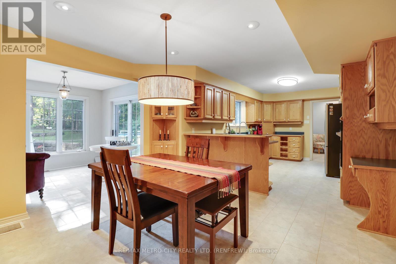 2069 Highway 132 Highway, Admaston/bromley, Ontario  K7V 3Z7 - Photo 12 - X12998642