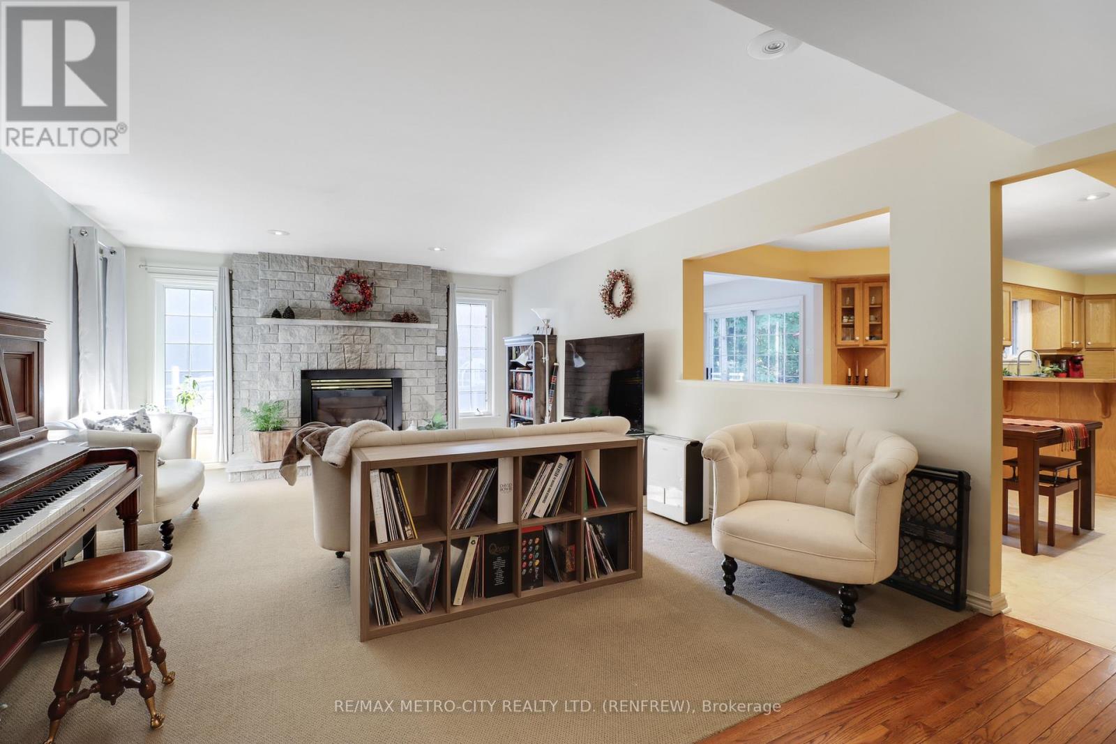 2069 Highway 132 Highway, Admaston/bromley, Ontario  K7V 3Z7 - Photo 7 - X12998642