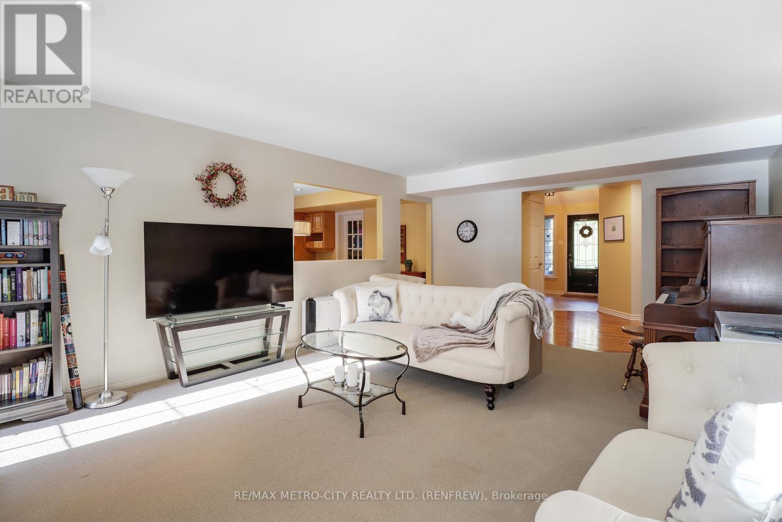 2069 Highway 132 Highway, Admaston/bromley, Ontario  K7V 3Z7 - Photo 9 - X12998642