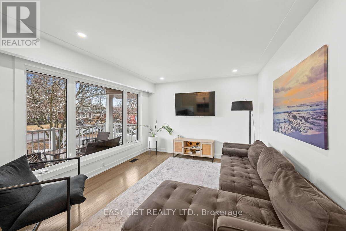 756 Dickens Avenue, Ottawa, Ontario  K1G 2X8 - Photo 6 - X12998572