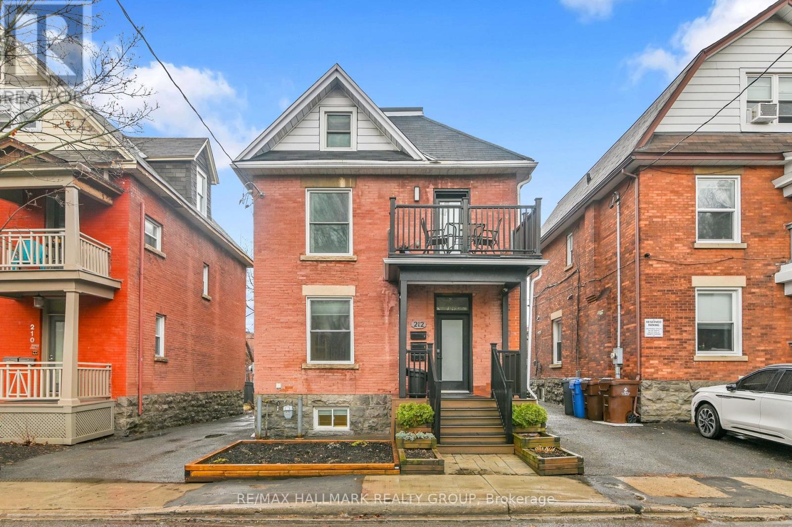 212 FLORA STREET, Ottawa, Ontario