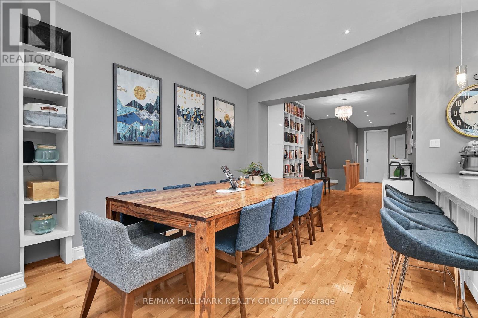 212 Flora Street, Ottawa, Ontario K1R 5R7 - Photo 11 - X12998674