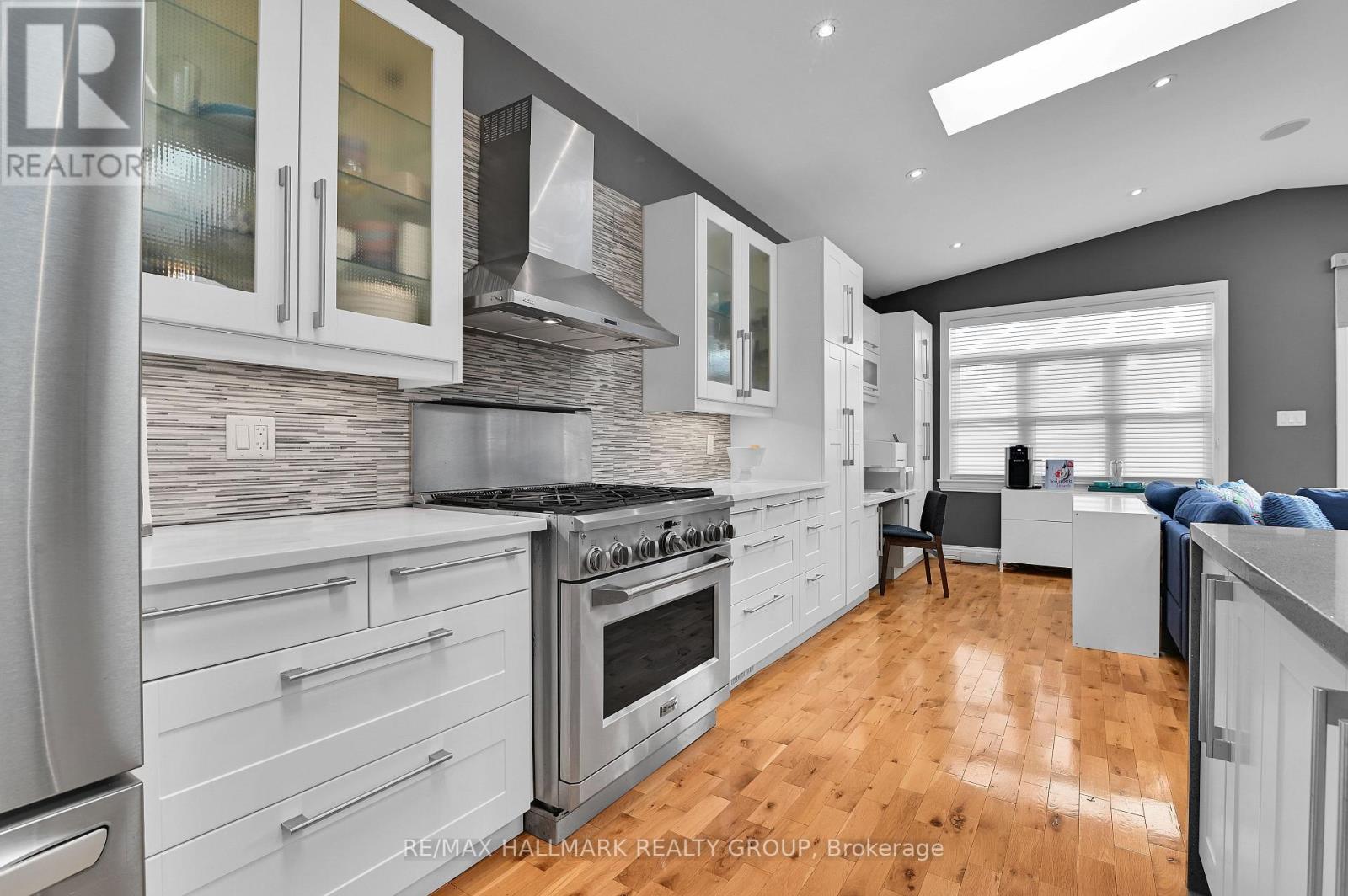 212 Flora Street, Ottawa, Ontario K1R 5R7 - Photo 12 - X12998674