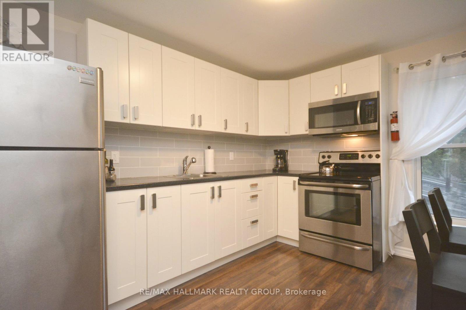 212 Flora Street, Ottawa, Ontario K1R 5R7 - Photo 21 - X12998674