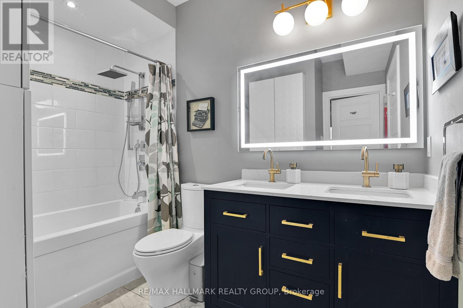 212 Flora Street, Ottawa, Ontario K1R 5R7 - Photo 7 - X12998674