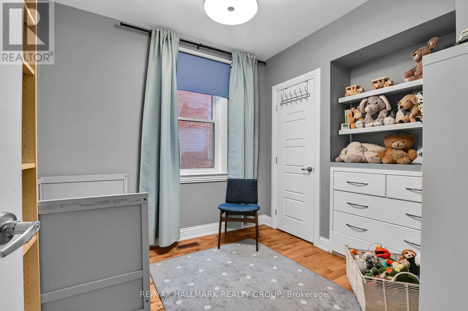 212 Flora Street, Ottawa, Ontario K1R 5R7 - Photo 8 - X12998674