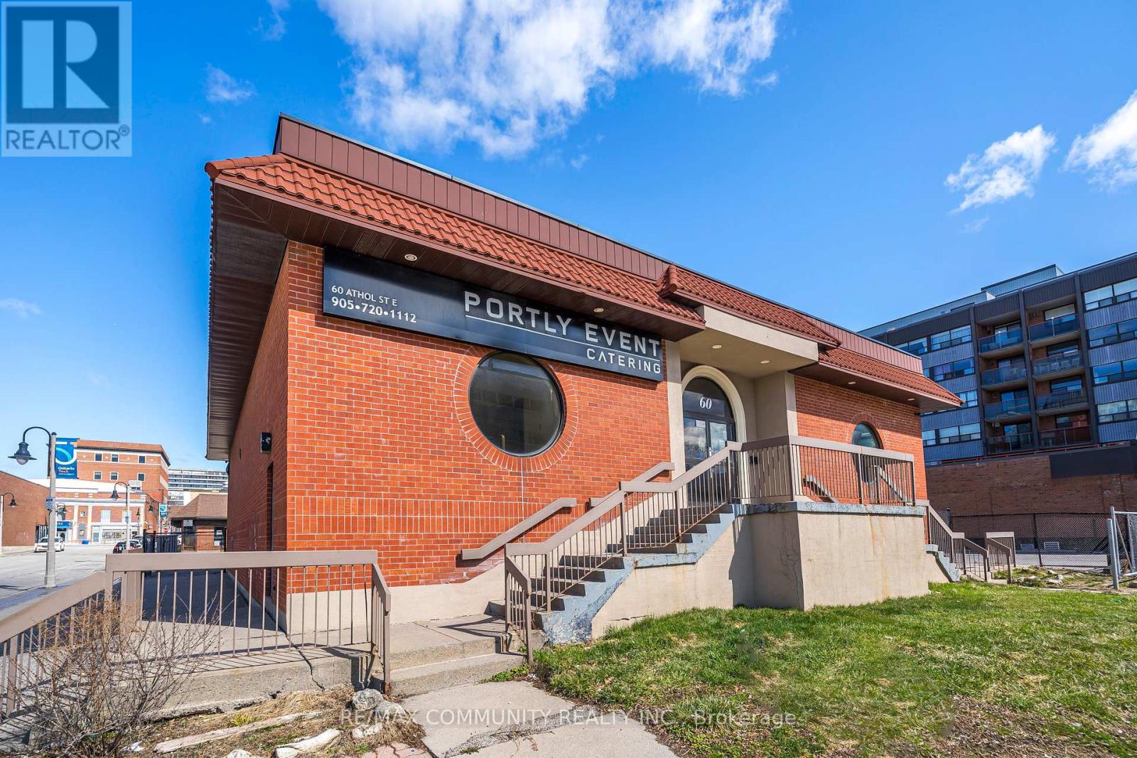 60 Athol Street E, Oshawa, Ontario  L1H 8B7 - Photo 3 - E12998636