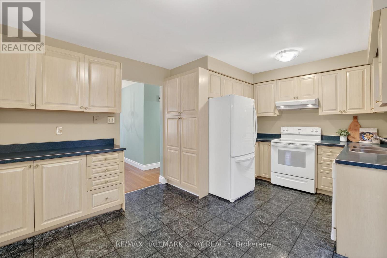 363 London Road, Newmarket, Ontario  L3Y 6G3 - Photo 14 - N12998554