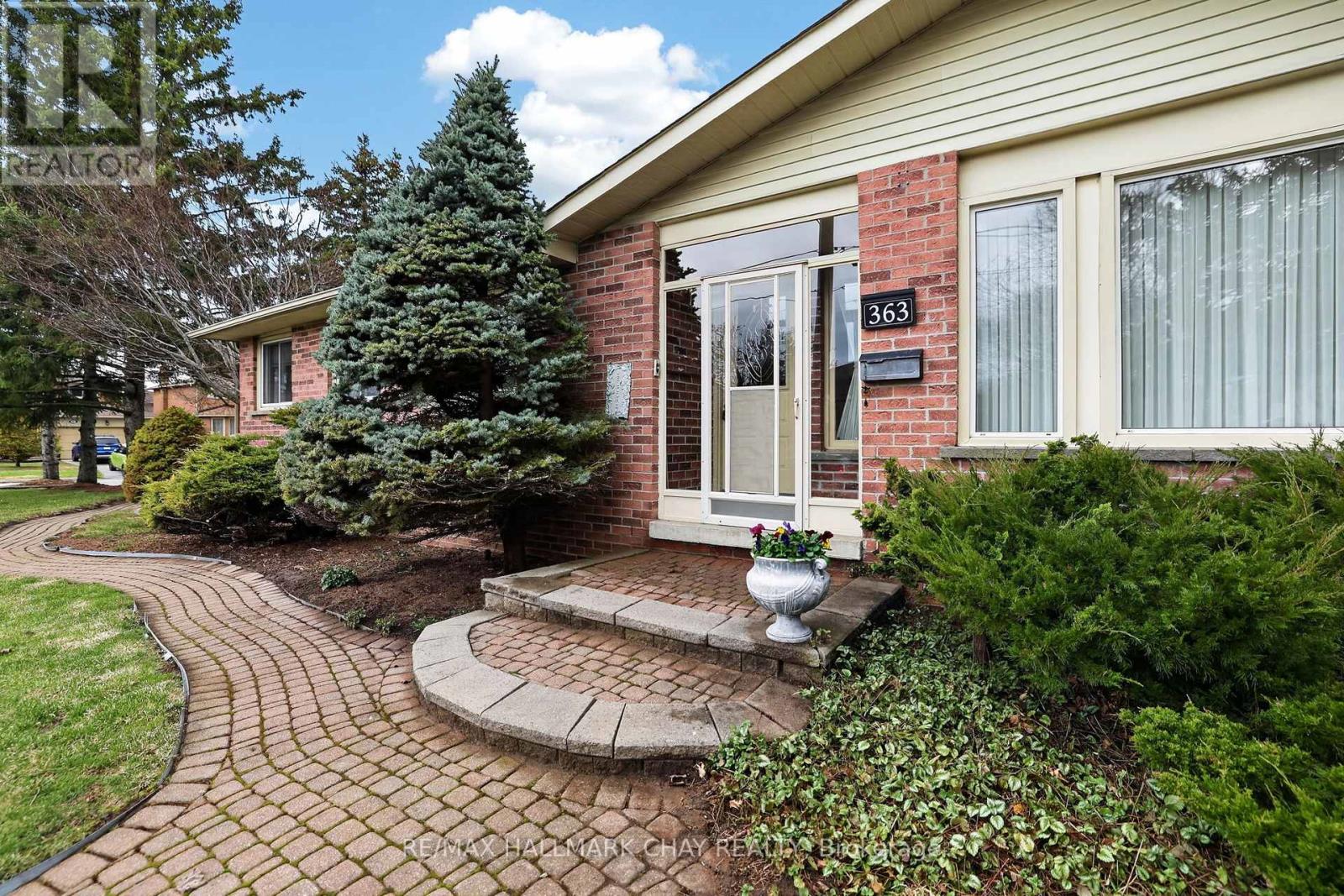 363 London Road, Newmarket, Ontario  L3Y 6G3 - Photo 3 - N12998554