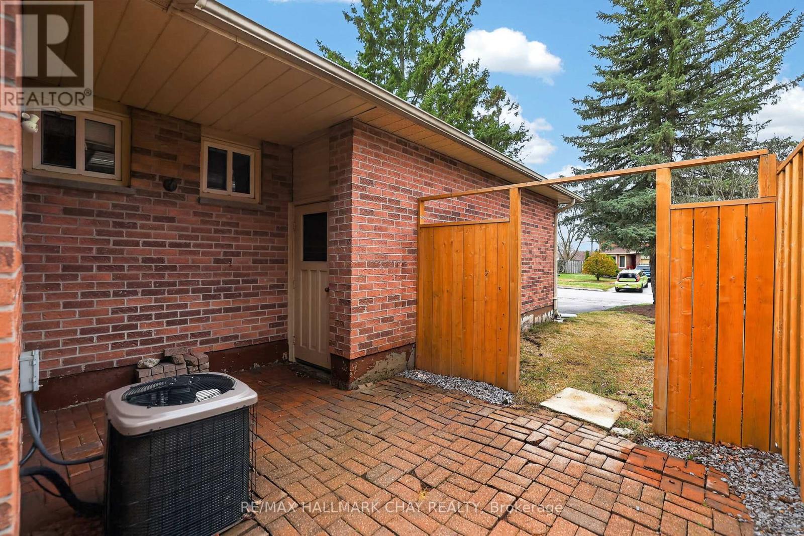 363 London Road, Newmarket, Ontario  L3Y 6G3 - Photo 32 - N12998554