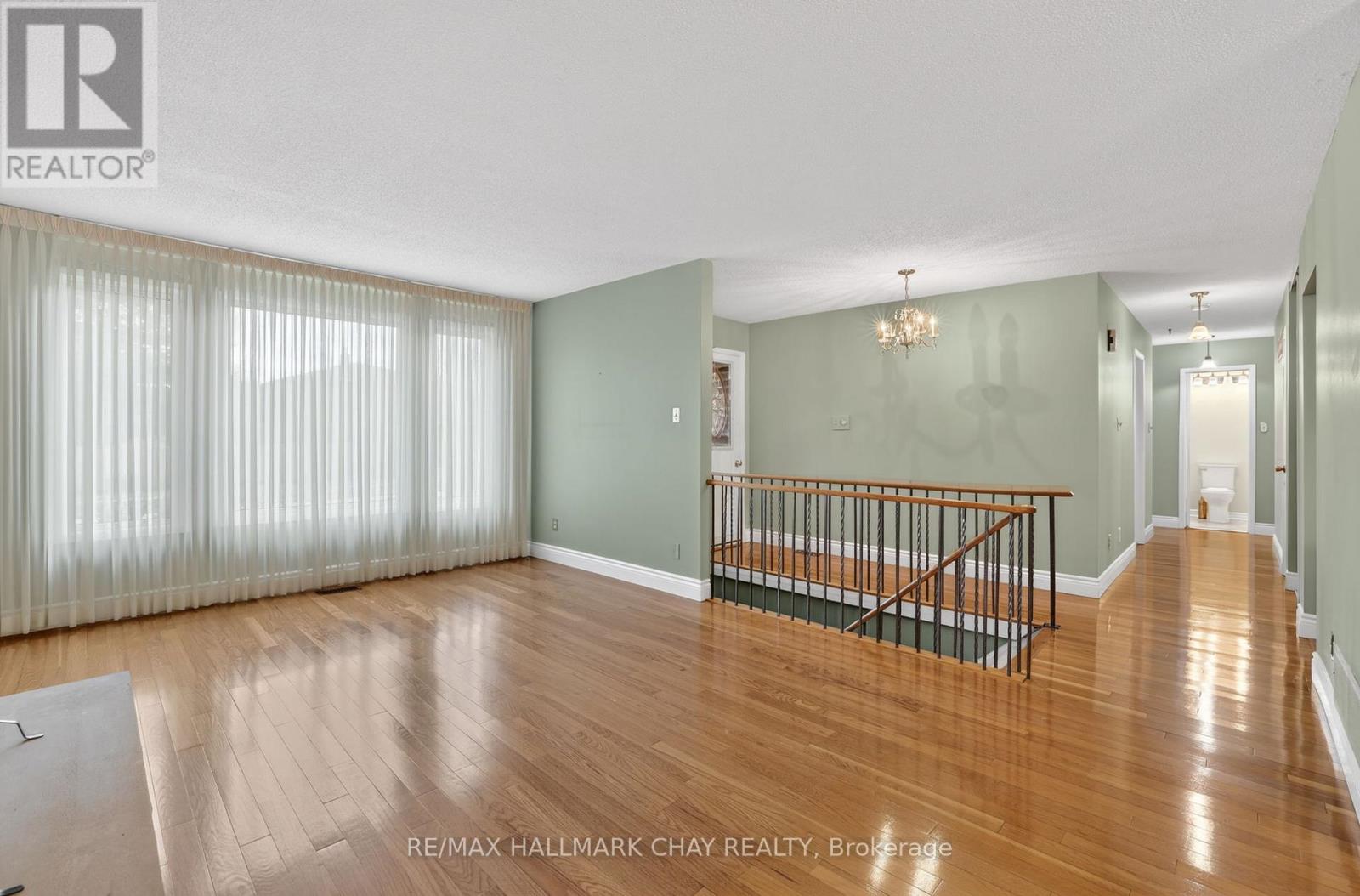 363 London Road, Newmarket, Ontario  L3Y 6G3 - Photo 9 - N12998554