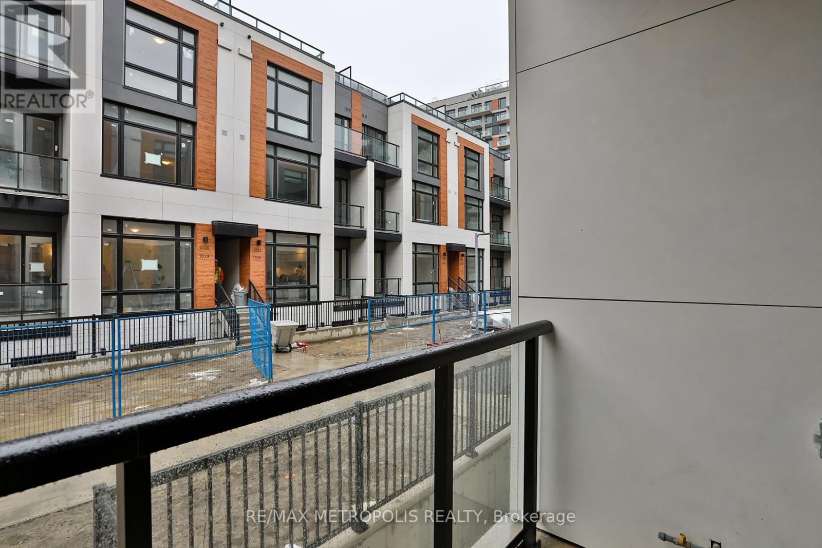 906 - 2 Steckley House Lane, Richmond Hill, Ontario  L4S 1M4 - Photo 25 - N12998614