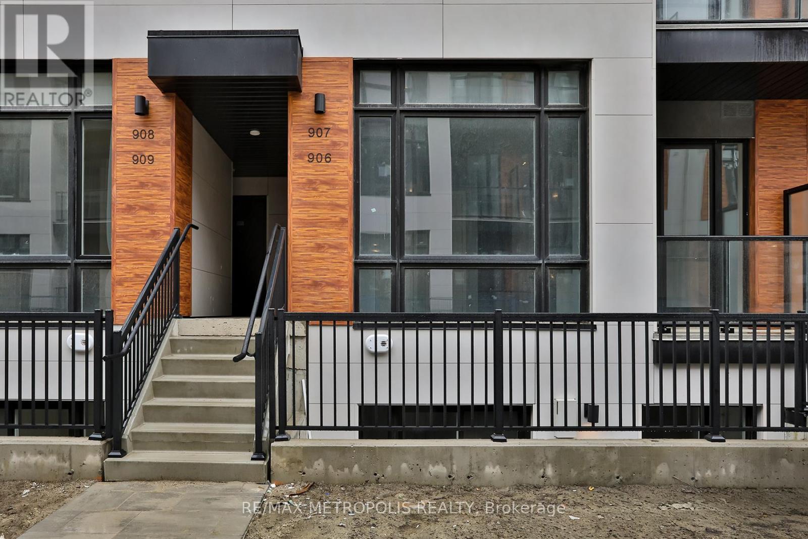 906 - 2 Steckley House Lane, Richmond Hill, Ontario  L4S 1M4 - Photo 27 - N12998614