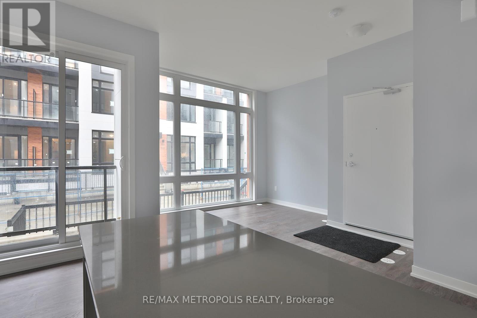 906 - 2 Steckley House Lane, Richmond Hill, Ontario  L4S 1M4 - Photo 9 - N12998614