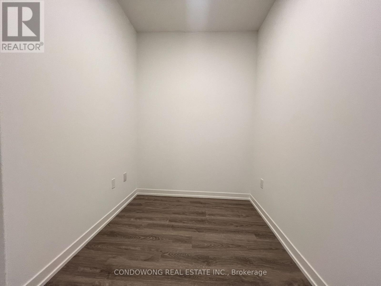 701 - 8 Interchange Way, Vaughan, Ontario  L4K 0R2 - Photo 5 - N12998654