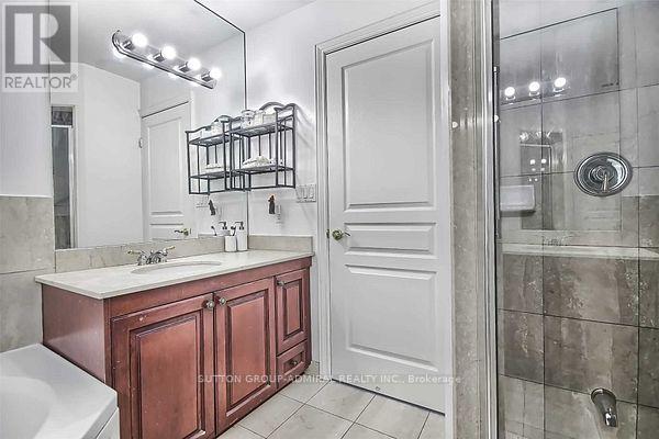 404 - 1 Cordoba Drive, Vaughan, Ontario  L4J 8S3 - Photo 9 - N12998670