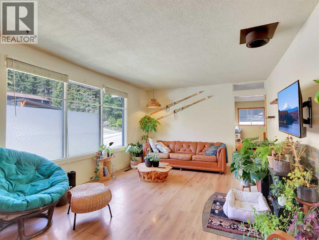 252 Three Sisters Drive, Canmore, Alberta T1W 2M4 - Photo 4 - A2239562