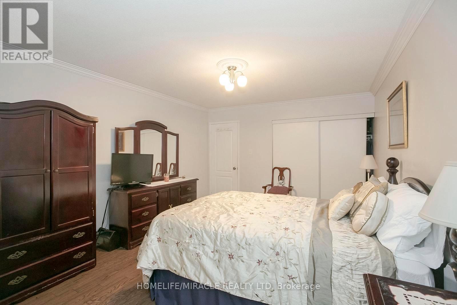 45 Vintage Gate, Brampton, Ontario  L6X 5C3 - Photo 12 - W12998548