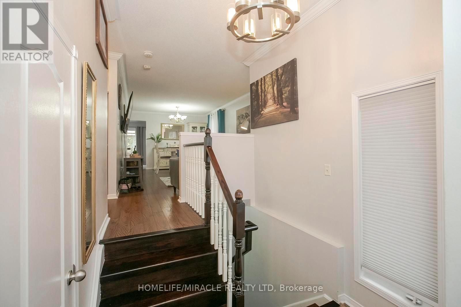 45 Vintage Gate, Brampton, Ontario  L6X 5C3 - Photo 4 - W12998548