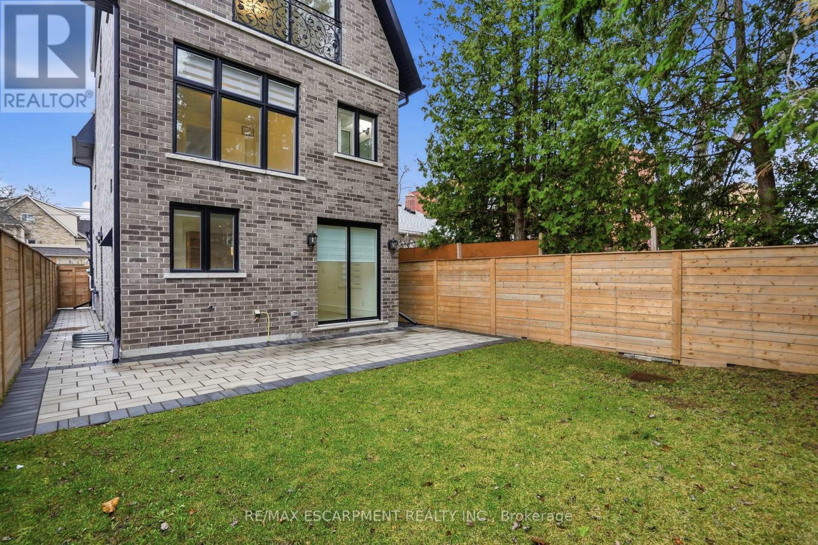 10a Benson Avenue, Mississauga, Ontario  L5H 2P2 - Photo 40 - W12998556