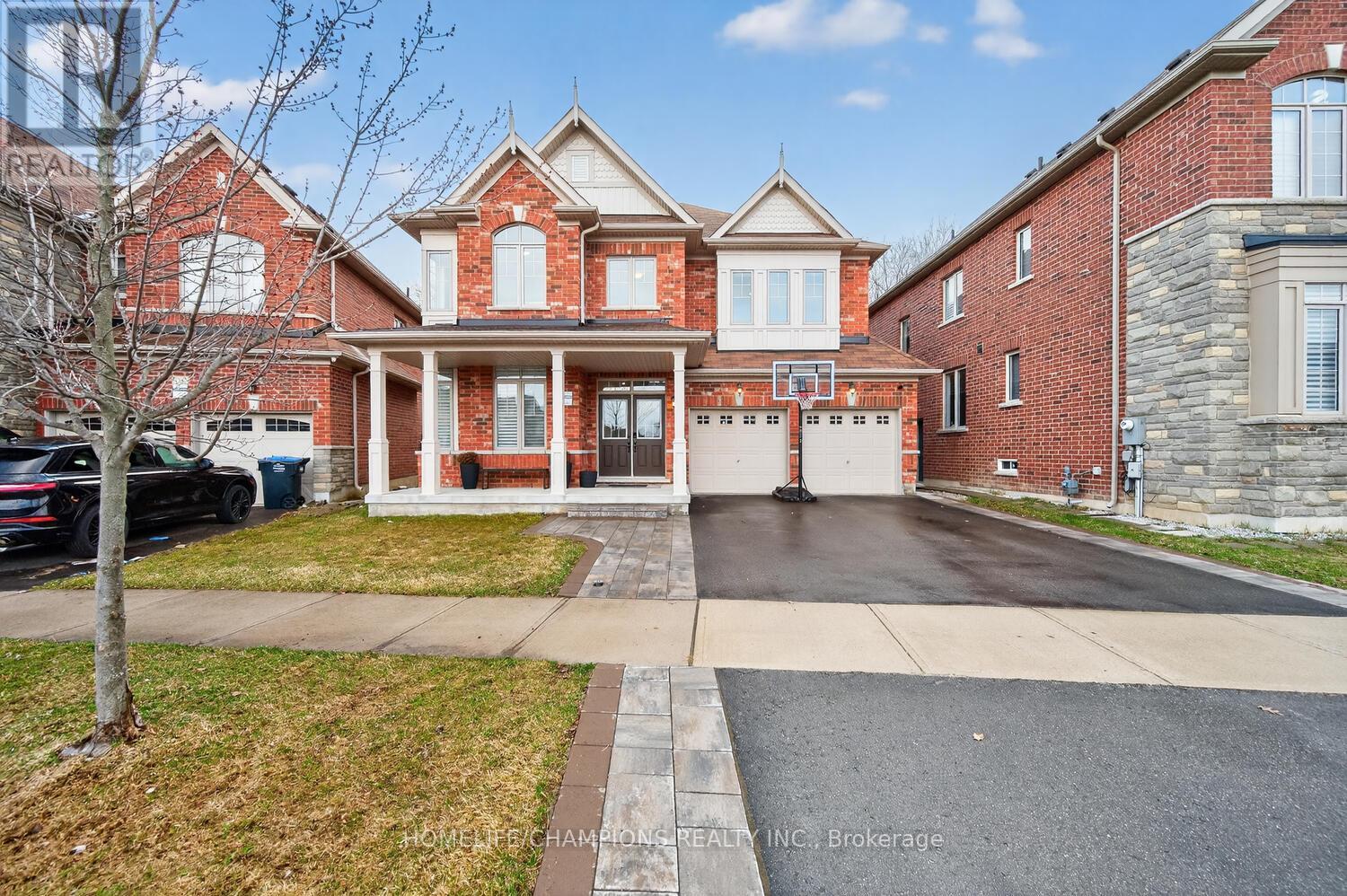 36 Truro Circle, Brampton, Ontario  L7A 4E6 - Photo 2 - W12998612