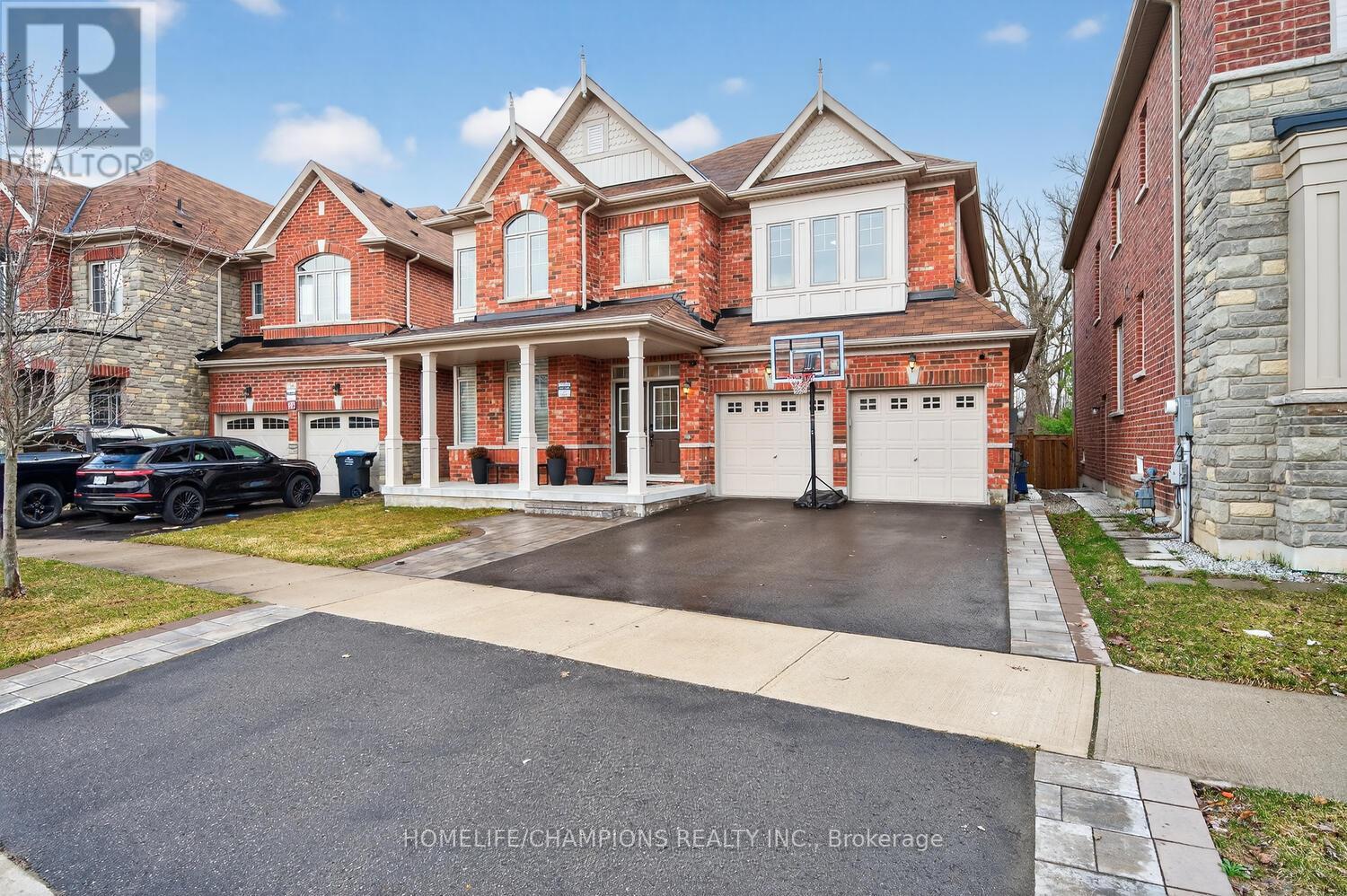 36 Truro Circle, Brampton, Ontario  L7A 4E6 - Photo 3 - W12998612