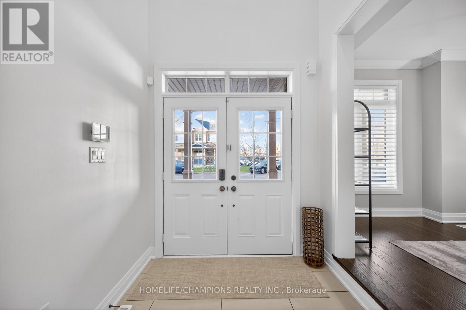 36 Truro Circle, Brampton, Ontario  L7A 4E6 - Photo 5 - W12998612