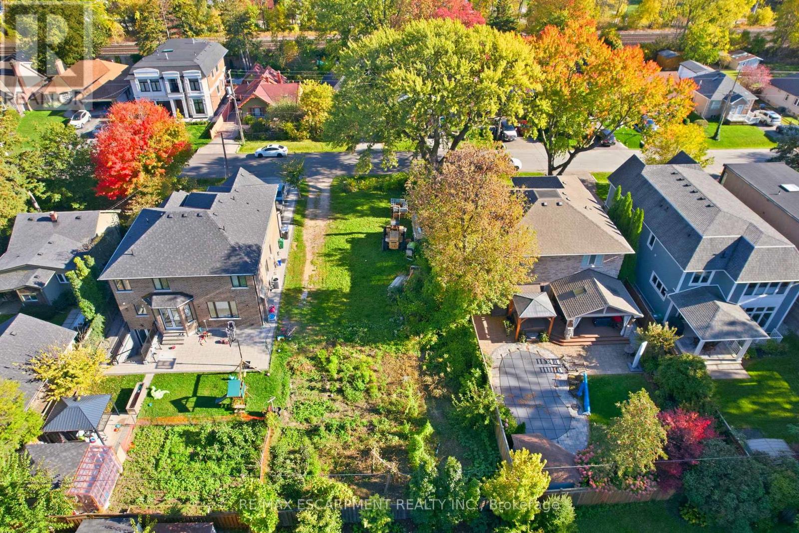 75 Troy Street, Mississauga, Ontario  L5G 1S6 - Photo 16 - W12998638