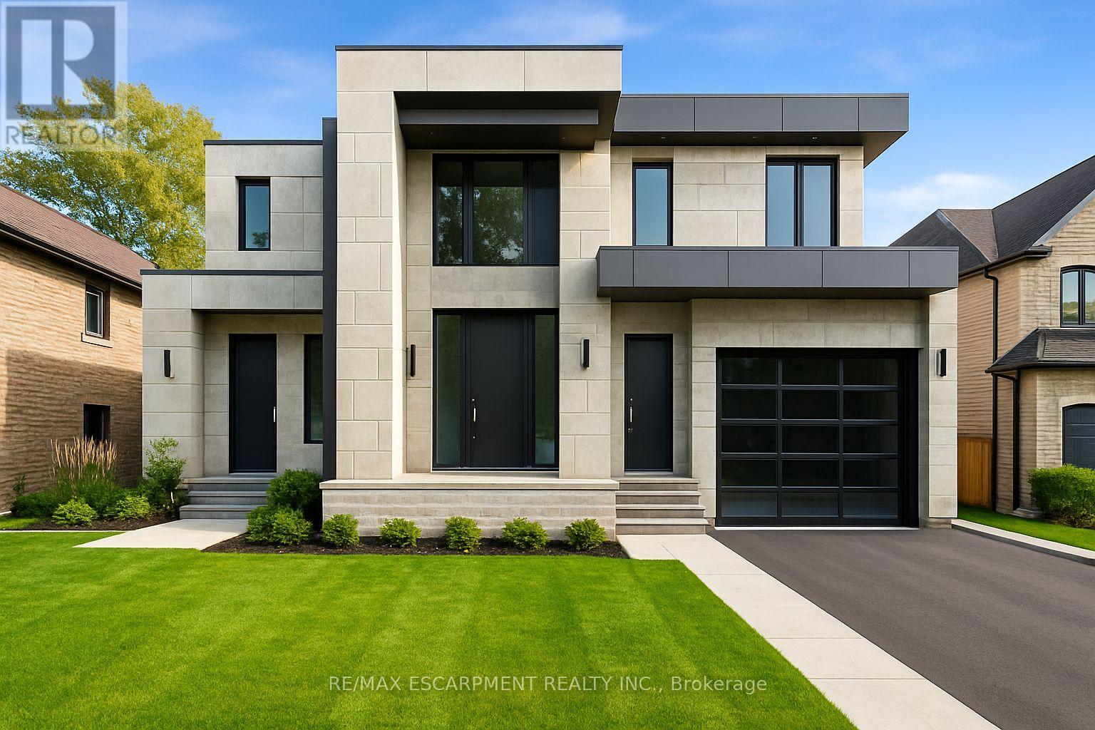 75 Troy Street, Mississauga, Ontario  L5G 1S6 - Photo 4 - W12998638