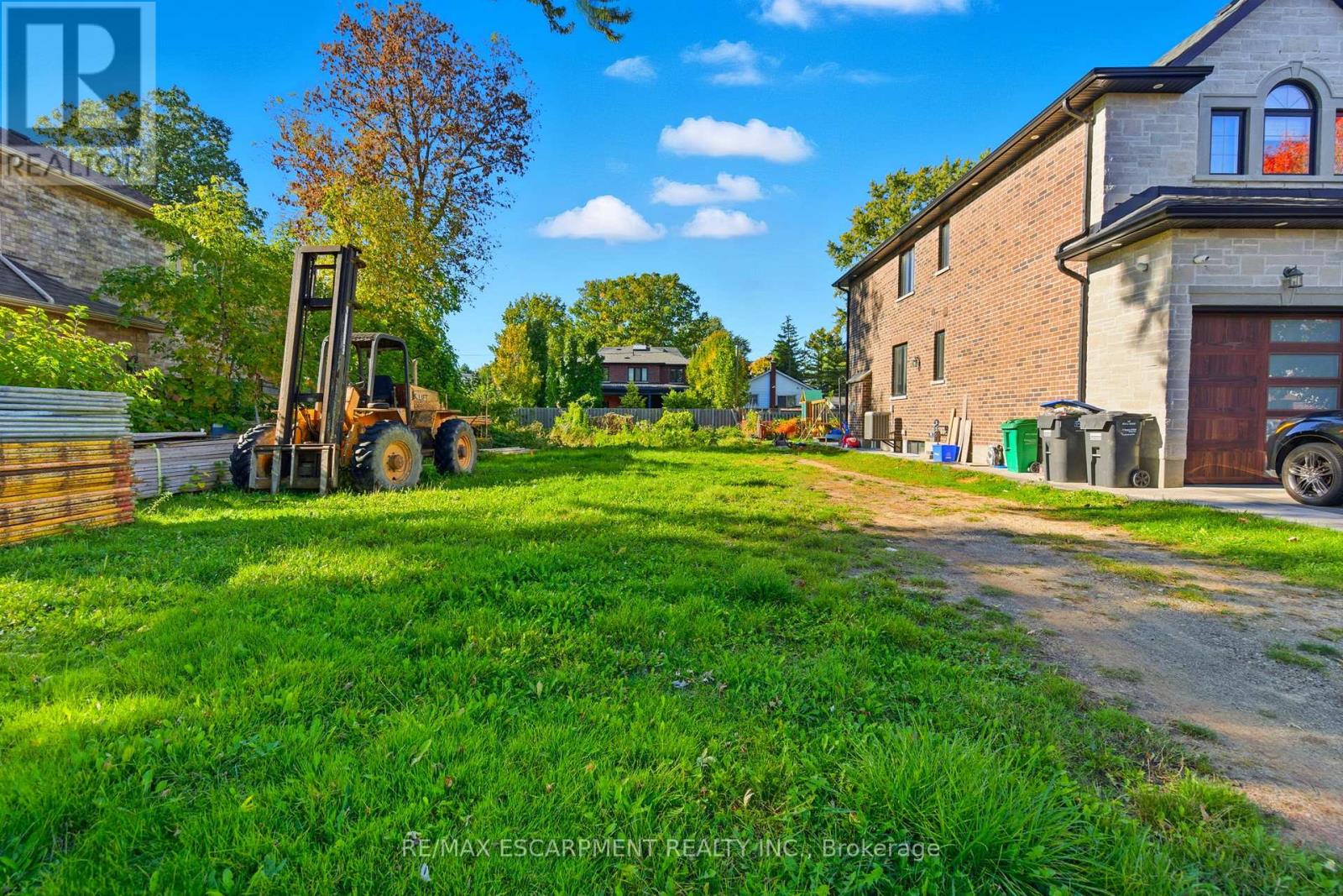 75 Troy Street, Mississauga, Ontario  L5G 1S6 - Photo 8 - W12998638