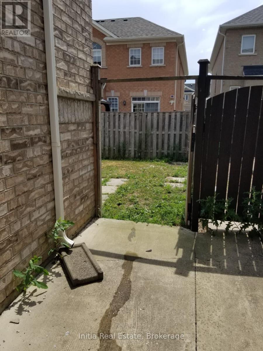 99 Connolly Crescent, Brampton, Ontario  L6R 0G8 - Photo 13 - W12998652