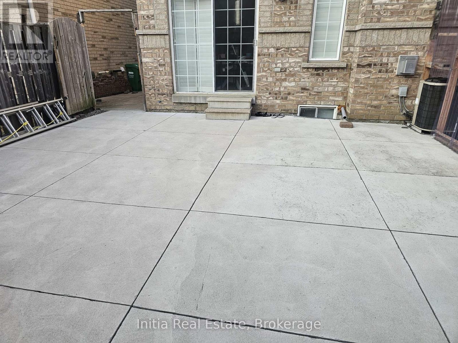 99 Connolly Crescent, Brampton, Ontario  L6R 0G8 - Photo 15 - W12998652