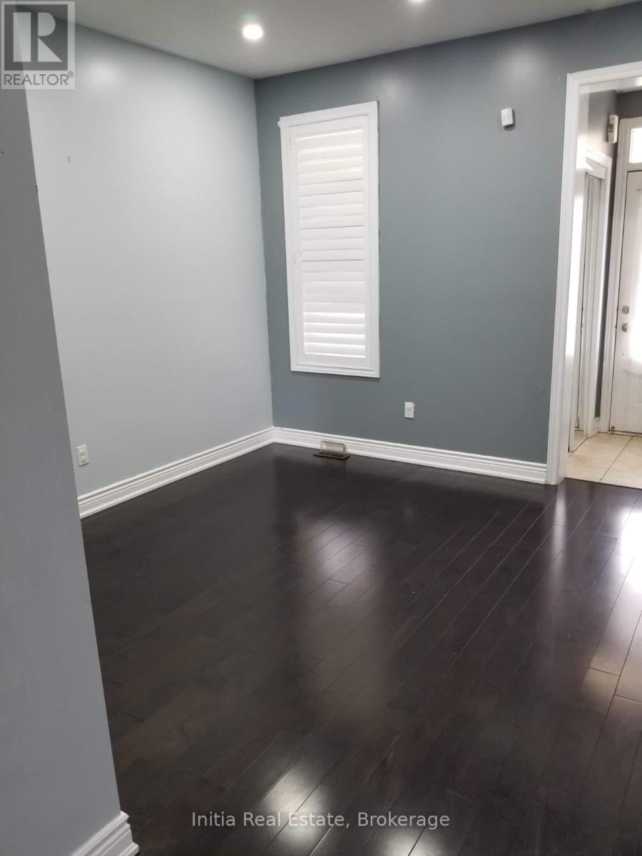 99 Connolly Crescent, Brampton, Ontario  L6R 0G8 - Photo 2 - W12998652