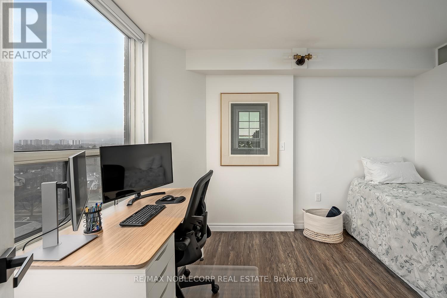 1002 - 1270 Maple Crossing Boulevard, Burlington, Ontario  L7S 2J3 - Photo 10 - W12998660