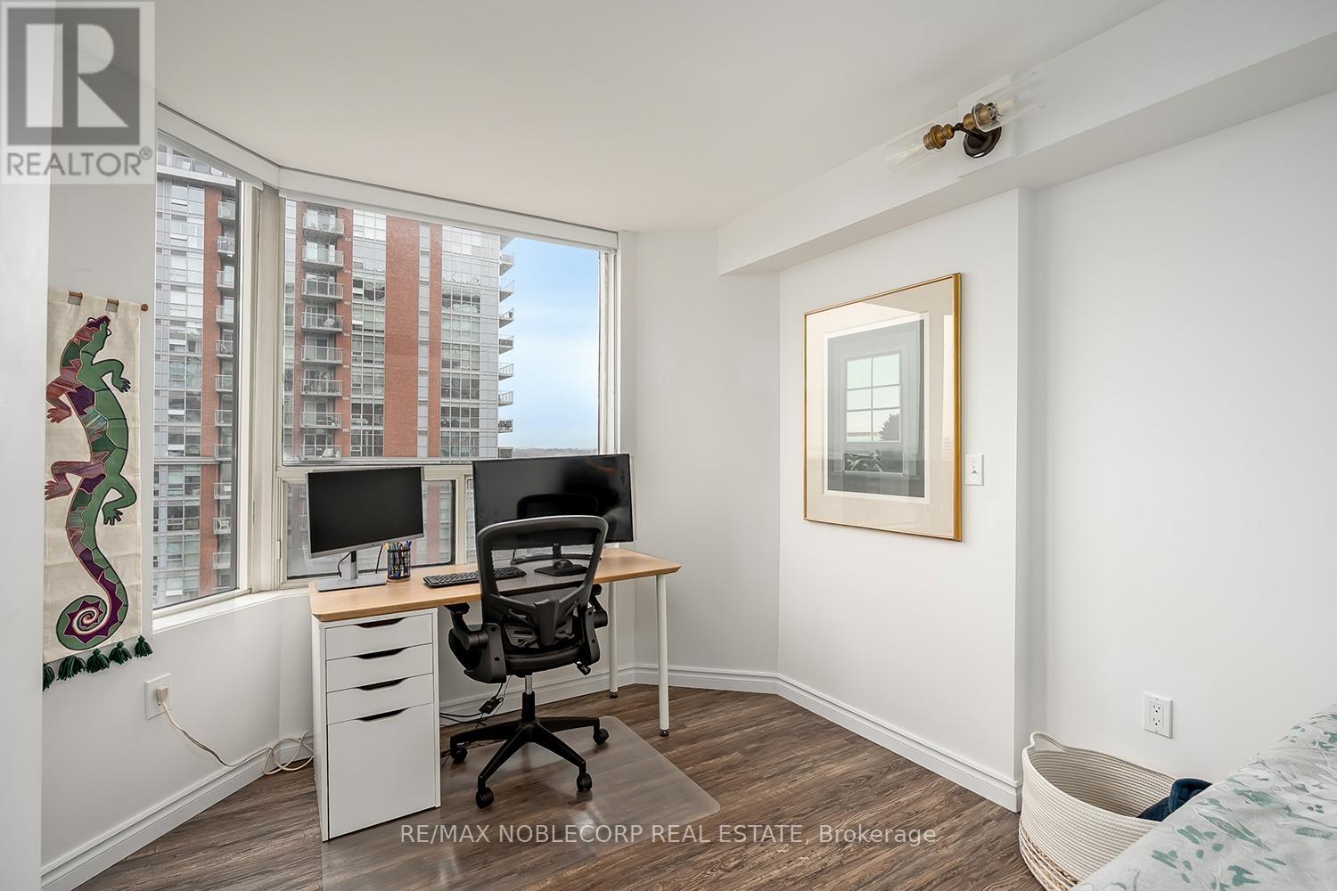 1002 - 1270 Maple Crossing Boulevard, Burlington, Ontario  L7S 2J3 - Photo 11 - W12998660