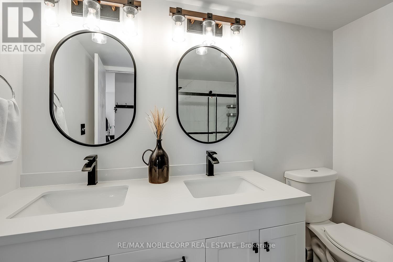 1002 - 1270 Maple Crossing Boulevard, Burlington, Ontario  L7S 2J3 - Photo 7 - W12998660